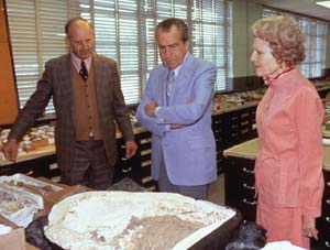 Archaeologist Ivor Noël Hume shows his lab to the Nixons, 1981.- Colonial Williamsburg