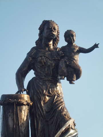 Credit: Photo by Oscar Chambi, 450 años de Fundación de Zaña "Monument to Freedom of Slaves in America," Zaña, Peru